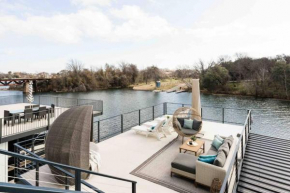 Luxury Lake LBJ Waterfront Home with Hot Tub and Boat Slip